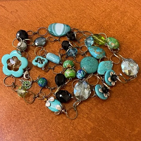 Sweet Romance Long Necklace - Picture 4 of 17